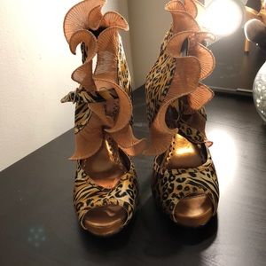 Leopard Pumps
